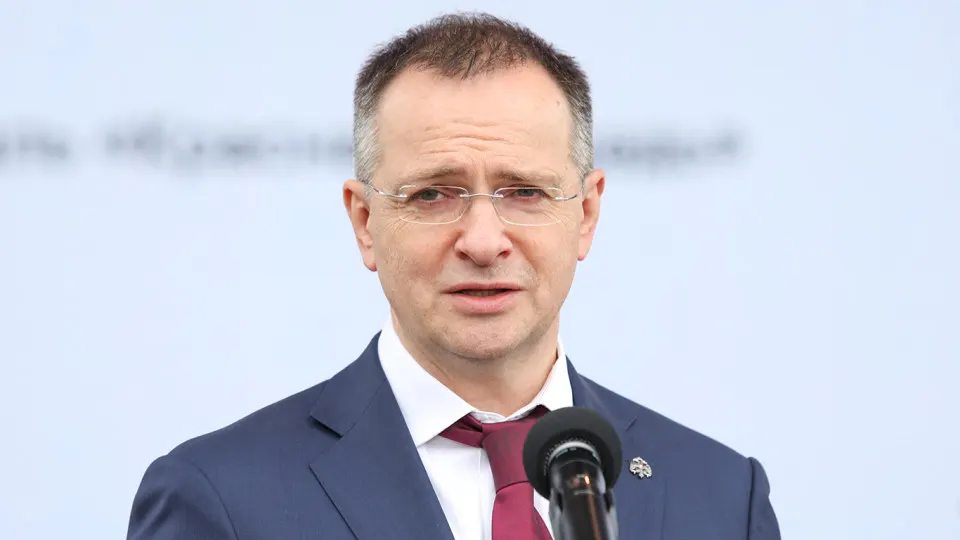 Помощник президента заявил о необходимости усилить государственный контроль на всех этапах кинопроизводства и вернуть элементы художественной цензуры, чтобы не тратить бюджет на низкокачественные фильмы. Параллельно увеличивается поддержка «патриотических» картин и вводятся новые ограничения на контент.