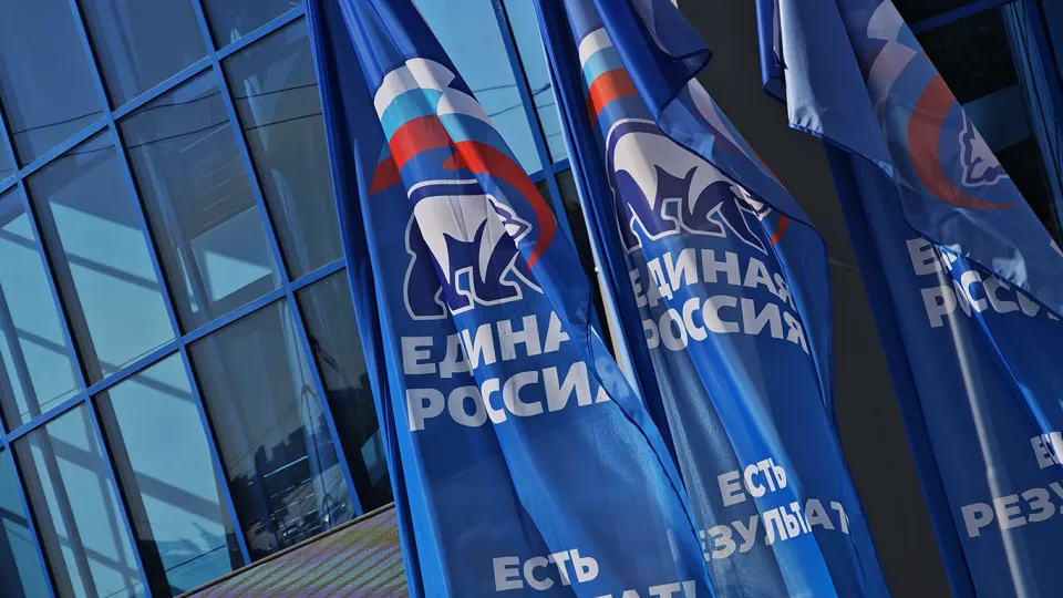 За три месяца до думских выборов в партии признают отсутствие окончательных списков и ключевых тезисов кампании; обсуждаются варианты верхней части федерального списка, а также включение участников СВО и их родственников.
