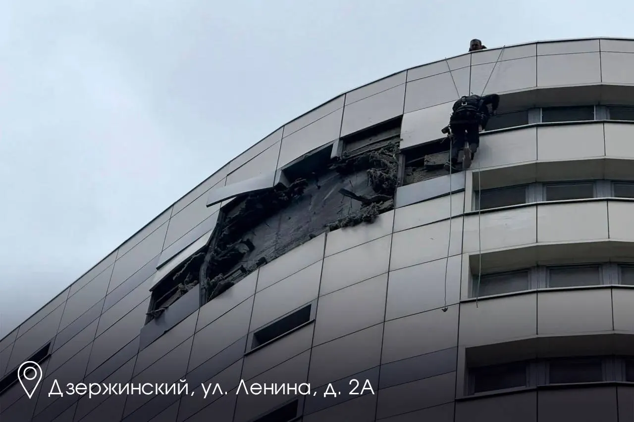 При ударе беспилотника в Московской области в квартире вспыхнул пожар: погиб ребёнок, повреждены многоквартирные дома. Семье пострадавшей обещана помощь, специалисты оценивают восстановительные работы.