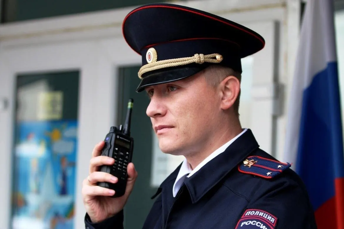 Тверской районный суд отправил в СИЗО гендиректора «Профи‑связь» и руководителя «Астракома» по делу о поставке радиостанций, которые, как считает следствие, содержали иностранные комплектующие вопреки требованиям контракта.