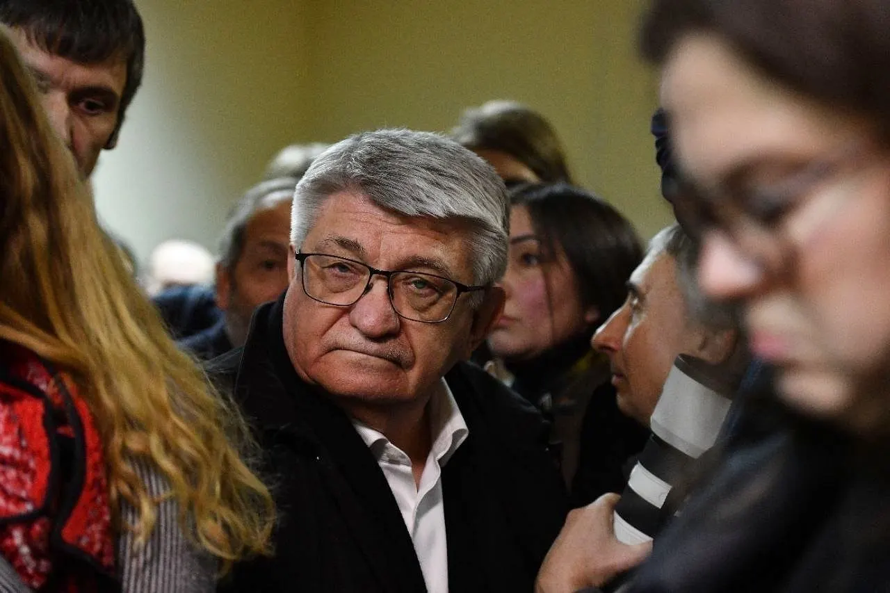 В юбилейный день режиссер опубликовал письмо Никите Михалкову о недопуске фильмов и системной цензуре; ему направили поздравления от президента и директора Эрмитажа.