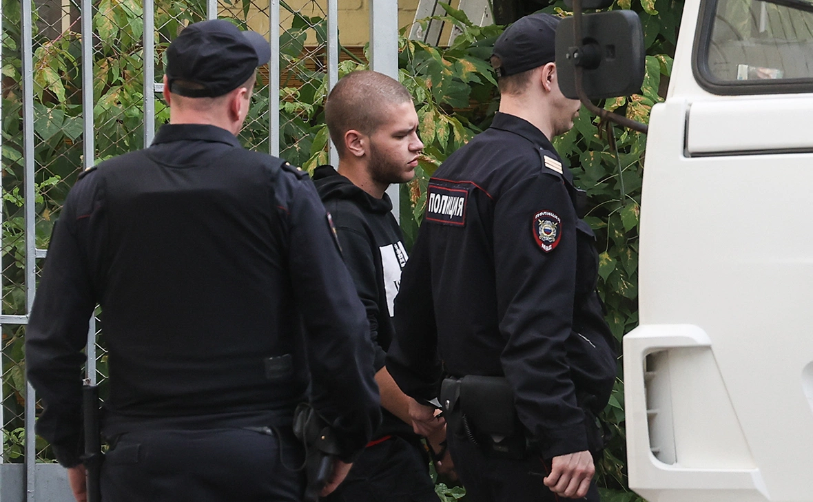 Суд вынес приговор по делу о подготовке заказных убийств и нападениях: главному фигуранту — 25 лет, второму — 15 лет, несовершеннолетнему — 6 лет.
