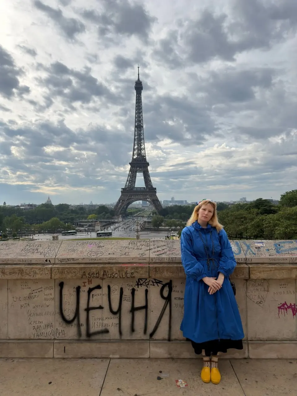 Пресненский суд Москвы заочно приговорил Елизавету Гырдымову (Монеточку) к одному году лишения свободы в колонии‑поселении и запретил администрирование сайтов на три года. Дело связано с отказом ставить маркировку «иностранный агент», приговор вынесен при отсутствии подсудимой в стране.