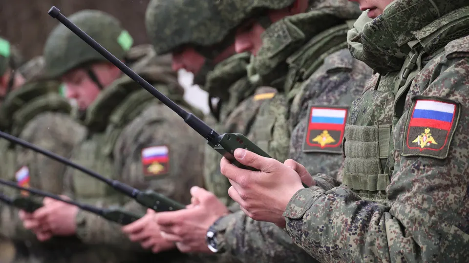 Депутат и бывший военный полагает, что война не завершится в 2026 году без достижения поставленных целей; в российской позиции также выросла готовность сохранять контроль над рядом приграничных территорий, тогда как Киев отвергает территориальные уступки.