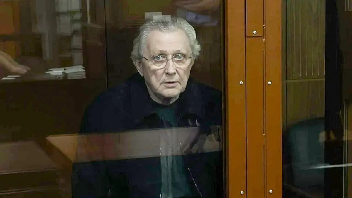 Суд отклонил жалобу защиты: 75‑летнего бизнесмена обвиняют в организации заказного убийства и незаконном обороте оружия. Заседание 15 июля прошло в закрытом режиме.