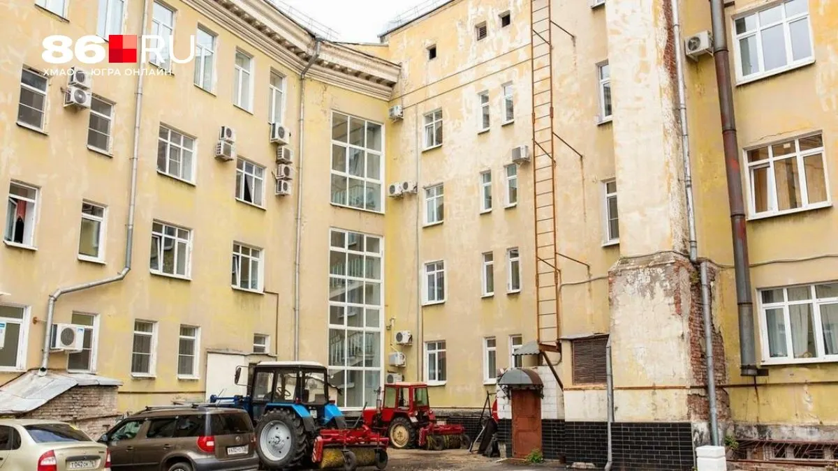 Решение о переустройстве придомовой территории, в том числе для парковки, принимается на общедомовом собрании собственников — кратко о порядке действий.