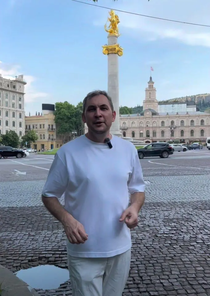 Автор популярного русскоязычного блога о Грузии попал в перечень экстремистов. У него более 115 тыс. подписчиков, он освещал тбилисские протесты 2025 года. Сам Левшиц комментариев не давал.