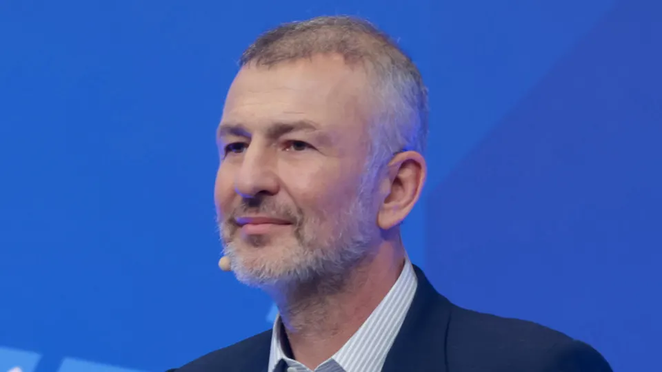 Миллиардер Андрей Мельниченко избежал национализации энергетической компании СИБЭКО после перечисления 32 млрд рублей образовательному центру «Сириус». Сумма сопоставима с ценой покупки актива у бывшего министра Михаила Абызова.