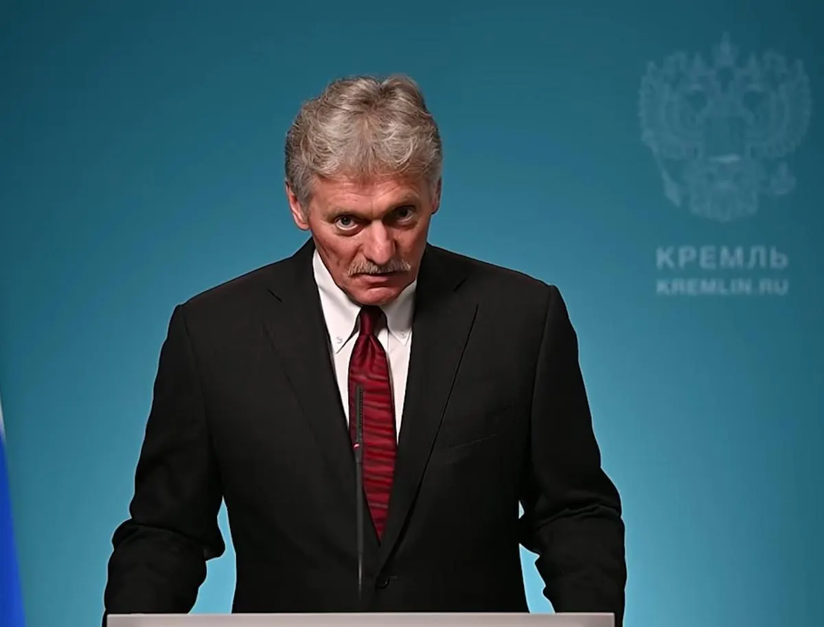 Пресс‑секретарь Кремля Дмитрий Песков заявил, что Москва не видит в недавних высказываниях американских чиновников намеренной эскалации, назвал часть позиций ошибочными и подчеркнул, что поставки вооружений на Украину продолжаются.