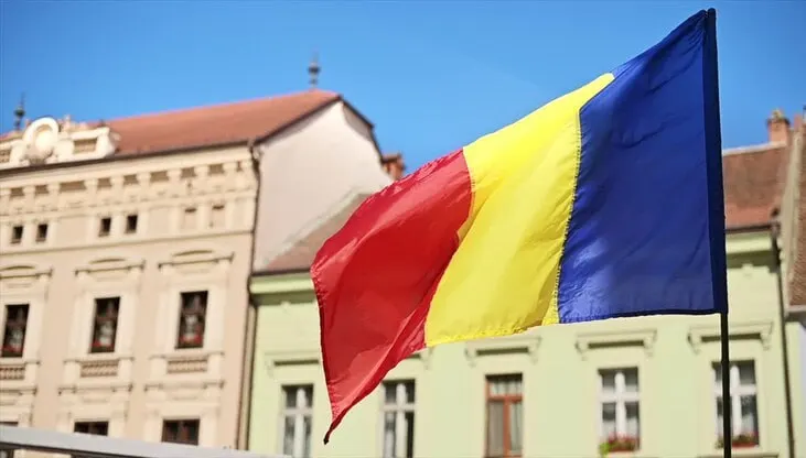 Бухарест потребовал выезда российского дипломата после того, как румынские силы 24–26 июля сбили три беспилотника; дипломату показали обломки одного из аппаратов. МИД Румынии также отозвал для консультаций своего посла в Москве.