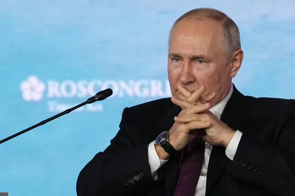 Пресненский районный суд Москвы признал Ирину Рапопорт виновной в растрате и коммерческом подкупе, назначил 15 лет колонии, штраф 300 млн руб. и взыскание ущерба в 1,676 млрд руб.; также постановлена конфискация имущества.