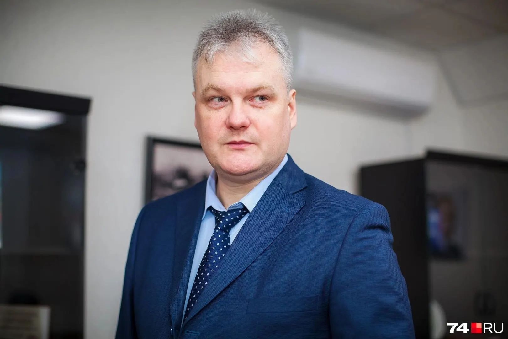Дело бывшего руководителя миндортранса и ещё девяти фигурантов направили в суд: изначально обвинения касались растраты свыше 2,9 млрд рублей, теперь в список обвинений добавили получение взятки.
