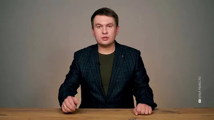Адвокат сообщил, что поводом для дела стал опубликованный манифест, в котором автор критиковал политику президента и последствия войны для страны.