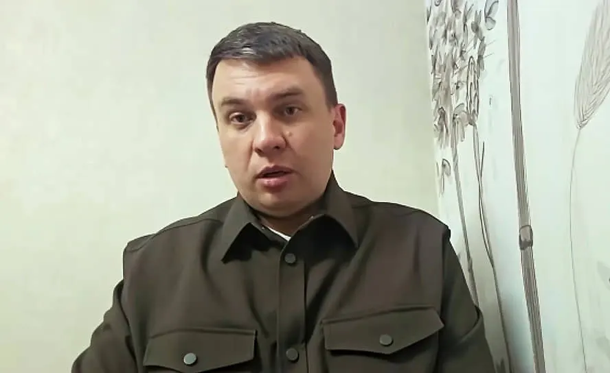 По сведениям, близким к медсообществу, Ремесло доставлен в Московский институт имени Сербского для проведения стационарной психолого‑психиатрической судебной экспертизы. Ранее его арестовали на два месяца по обвинению в «фейках» об армии.