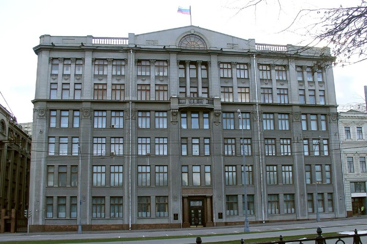 Крупным подконтрольным изданиям и телеграм-каналам рекомендовали ограничить публикации фото и видео последствий ударов ВСУ по российской территории и усилить показ результатов ударов по Украине; ряд каналов уже удалил такой контент.