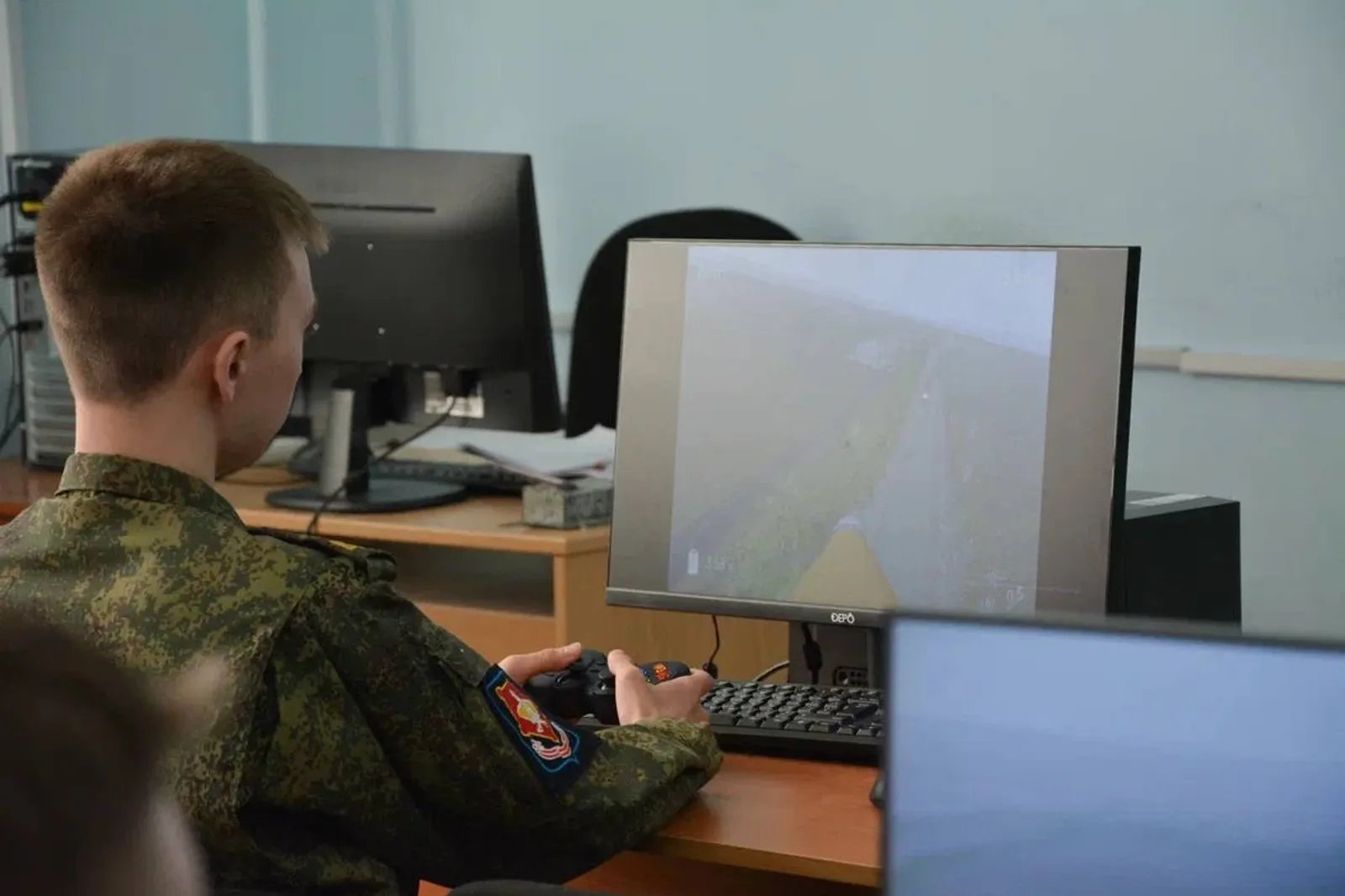 Расследование показывает, что агитация по контрактам с Минобороны зафиксирована в ведущих вузах страны, с акцентом на Москву и Белгородскую область.