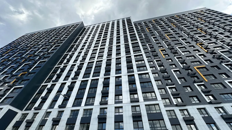 Москва: рынок новостроек остаётся в&nbsp;дисбалансе&nbsp;— продажи снижаются, предложение растёт