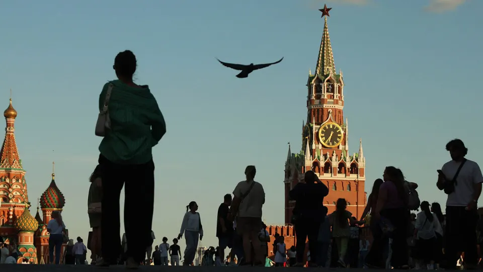 По данным Росстата за второй квартал 2026 года, Москва достигла 98 тысяч безработных, Московская область — 88,5 тысяч, и рост безработицы отмечается в более чем двадцати регионах; в среднем показатель составляет около 2,2%.