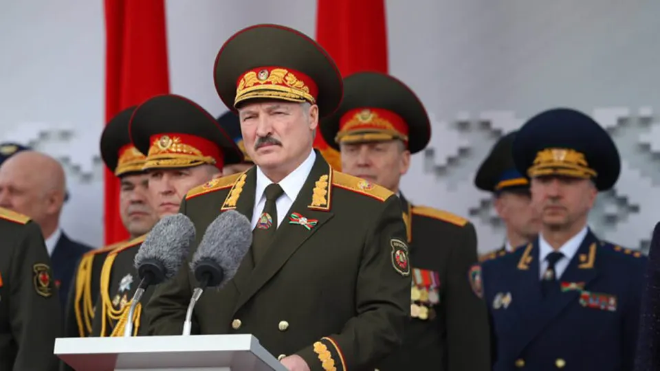 Белорусский президент распорядился проверить боеготовность вооружённых сил на фоне визита главы ЦРУ в Москву; обсуждаются возможные сценарии и региональные последствия.