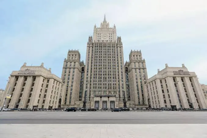 Москва направила ноты во все внешнеполитические ведомства с просьбой запретить акции возле российских загранучреждений в дни голосования по выборам в Госдуму с 18 по 20 сентября.