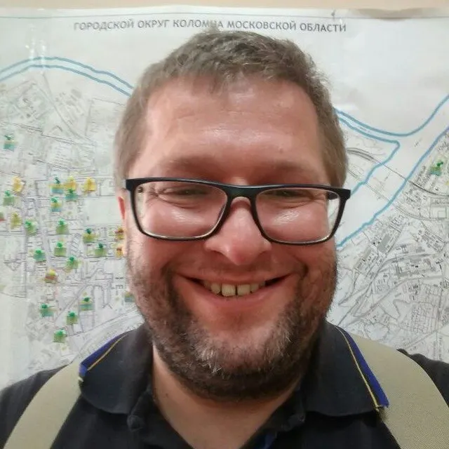 В Москве разгорается политический скандал вокруг действий юриста, занимающегося вопросами муниципальных выборов, и попыток отменить регистрации кандидатов.