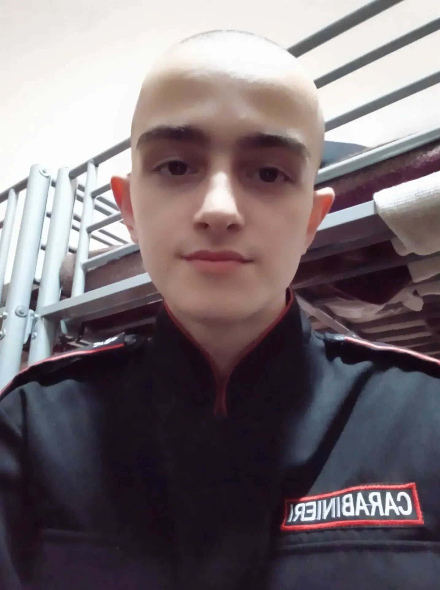 26-летний гражданин Молдовы получил 13 лет колонии строгого режима за шпионаж; задержания на границе и серия арестов проходили в разных районах, включая Москву и Псков.