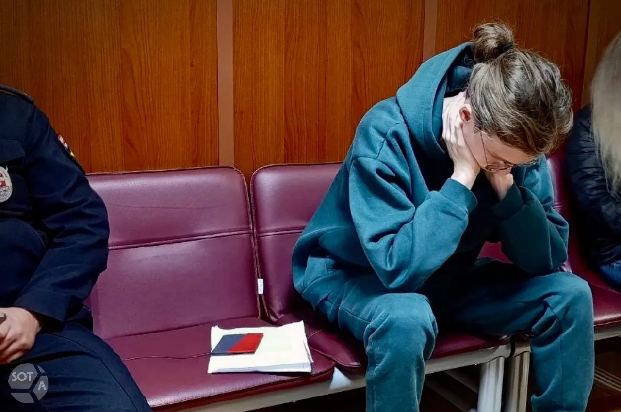 Московский суд оставил в силе 14‑суточный административный арест для Артёма Кузнецова и Вячеслава Авдашева по делу о снятии кандидатов от «Яблока» с выборов.