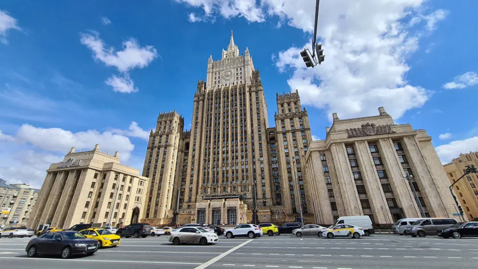 Заместитель министра иностранных дел России заявил, что прекращение боевых действий без устранения первопричин кризиса невозможно и назвал действия США и Киева препятствием на пути к миру.