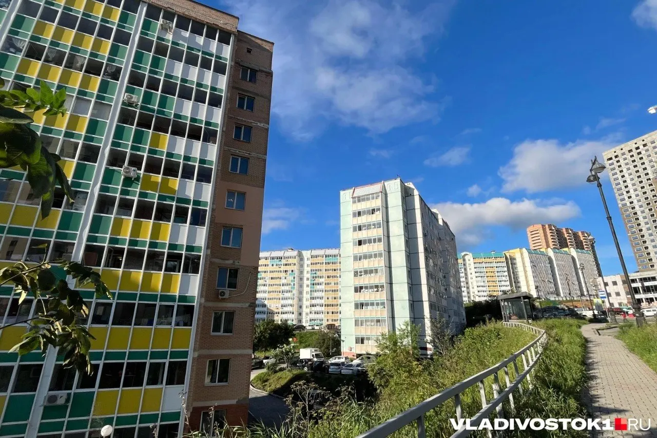 Во Владивостоке зафиксирован максимальный рост цен на жильё — 4,4% в июне; в рейтинге участвуют 70 городов, рост наблюдается повсеместно.