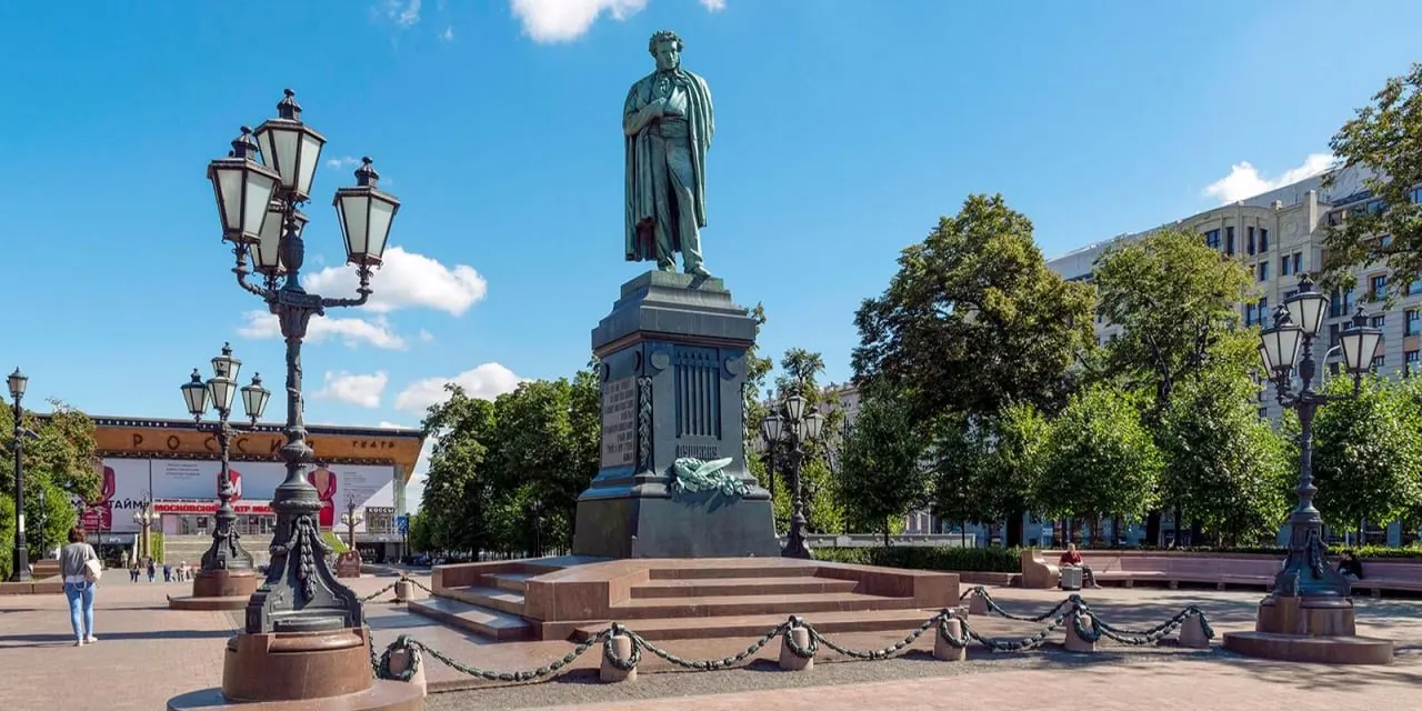 Городские власти предложат москвичам выбрать место памятника Александру Пушкину и проведут тестирование дистанционного электронного голосования перед выборами.