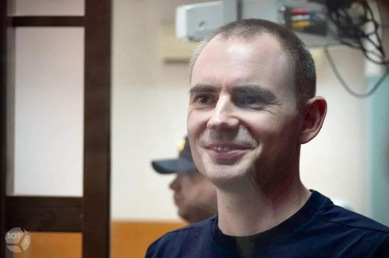 Родные Максима Круглова обратились к омбудсмену по правам человека с просьбой оказать специализированную медицинскую помощь. Политик сейчас содержится в СИЗО Бутырка и готовится к апелляции, семья настаивает на обследовании и лечении в Москве.