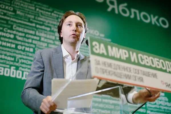 За две недели после снятия партии с выборов партия «Яблоко» зафиксировала резкий рост заявок на вступление; Москва и регионы обсуждают последствия и планы на кампанию.