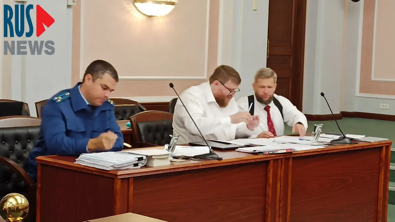 Суд отказался приобщить к делу ряд материалов и документов, сославшись на отсутствие оригиналов.