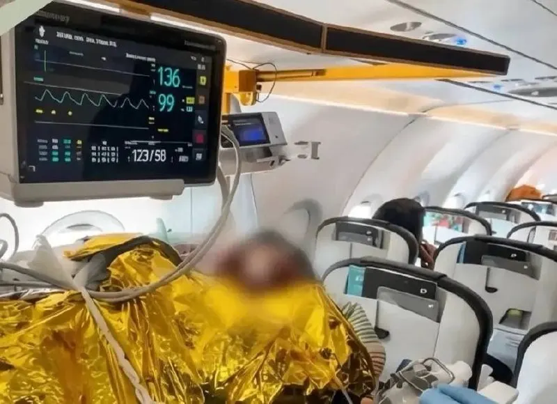 После удара током на перегоне Новая — Маккавеево подростка доставили в федеральный центр, затем перевезли в Москву для продолжения лечения.