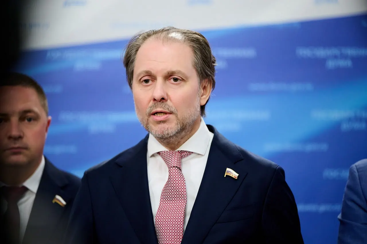 Назначение произошло в Государственной Думе: Владимир Сысоев, экономист и юрист, возглавит комитет по охране здоровья. Он сменил Сергея Леонова и ранее занимал региональные должности в Тюменской области.