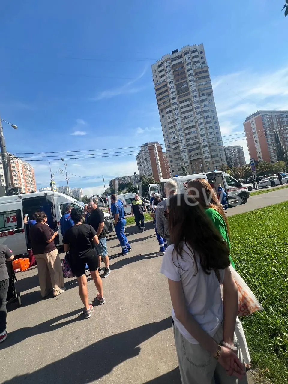 29-летний мужчина напал на бригаду скорой помощи возле храма Жен-Мироносиц. Пострадавшая получила черепно-мозговую травму и перелом основания черепа; нападавший погиб при задержании. Есть данные об огнестрельном ранении.