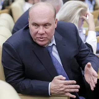 Депутат предложил учредить праздник в честь участников специальной военной операции, предлагая отметить последнее воскресенье марта; идея подчеркивает вклад людей, добившихся победы, без привязки к званию Героя России.