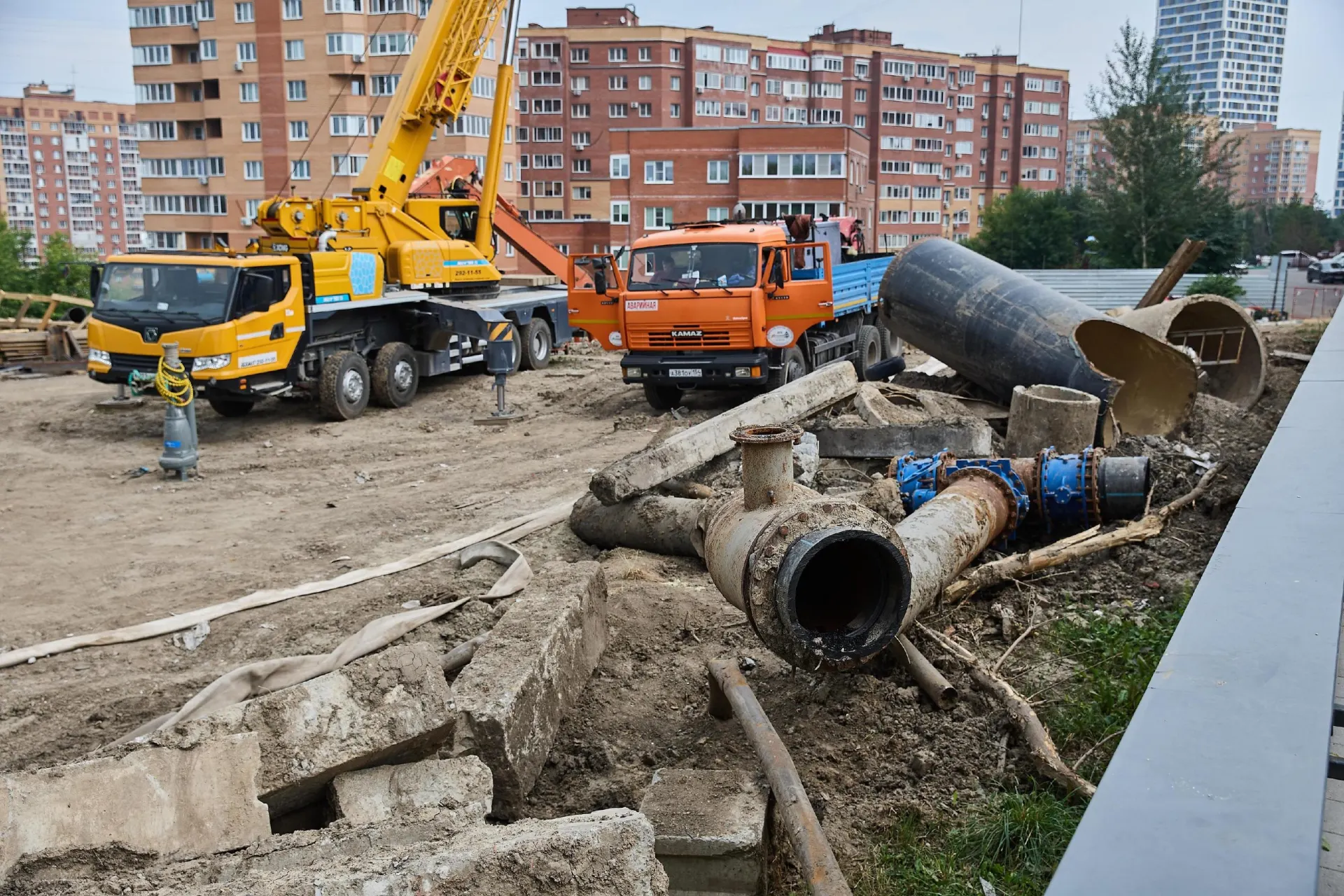 Рост тарифов на коммунальные услуги затронет семьи по всей стране, включая Москву. Разбираемся в причинах повышения и возможных мерах поддержки.