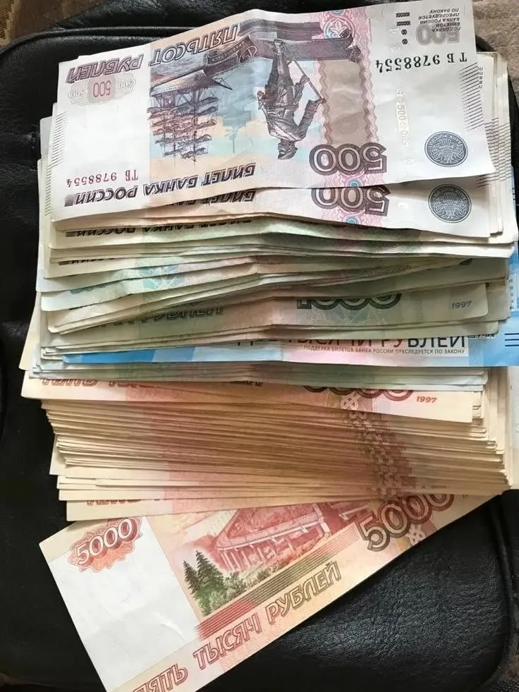 Инициатива предусматривает выплату годовой премии для сотрудников, на первом этапе — в бюджетном секторе; законопроект уже направлен на рассмотрение парламента.