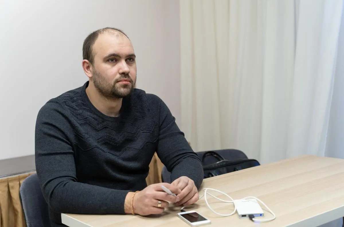 Челябинский областной суд отменил регистрацию Ярослава Щербакова на выборах в Госдуму по Челябинскому округу после иска соперника от Зеленых.