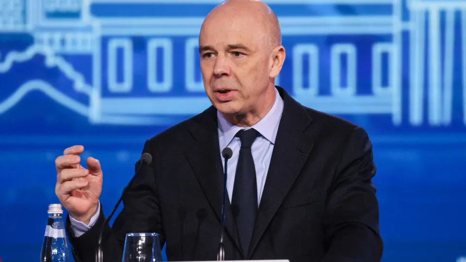 Министр сообщил, что приоритет обороны требует переноса части расходов на последующие периоды и активного управления дефицитом бюджета.