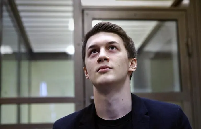 Росфинмониторинг исключил блогера Егора Жукова из перечня террористов и экстремистов. Ранее ему предъявляли обвинения в массовых беспорядках и призывах к экстремизму; в списке также появился журналист Александр Невзоров.