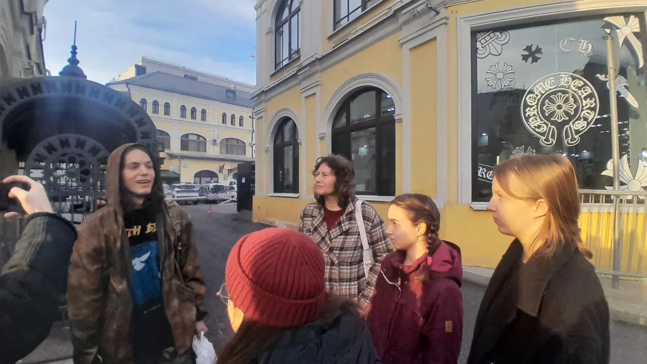 В Москве активиста Лешего оштрафовали на 2500 рублей за мелкое хулиганство; суд по второму делу назначен на 12 ноября.