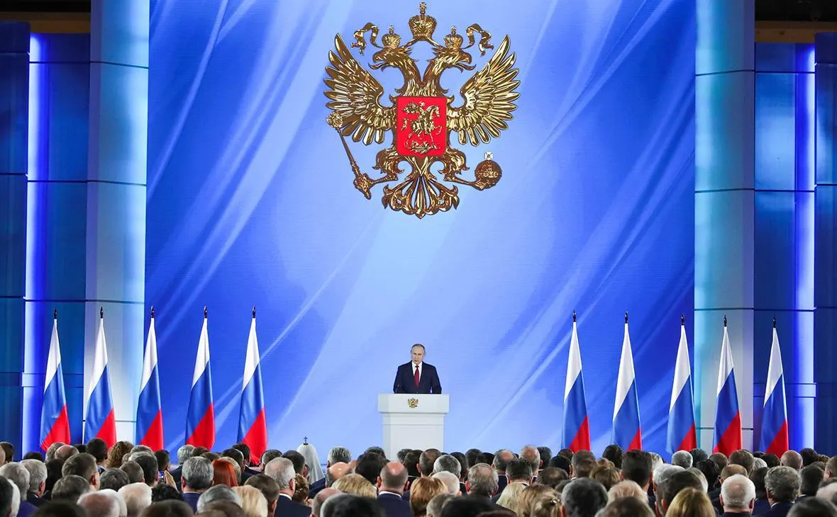Путин не будет выступать с ежегодным обращением к Федеральному собранию в 2026 году; решение принято, он обратится к парламенту, когда сочтет это целесообразным. Ежегодное обращение остаётся конституционной обязанностью президента.