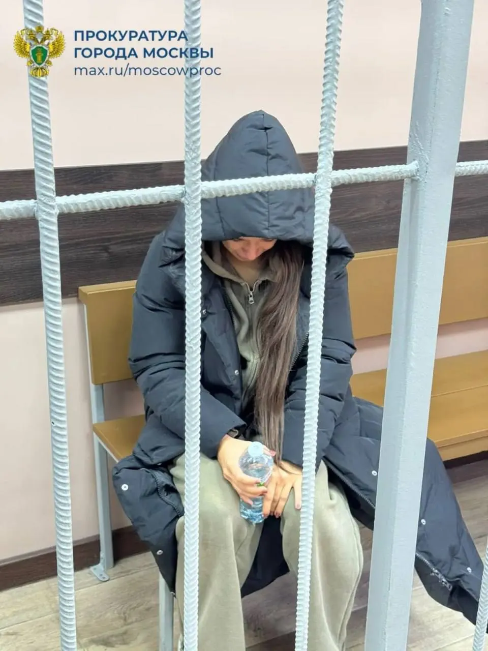 21-летняя Юлия не признала вину и расплакалась на заседании; дело касается убийства бывшего партнера.