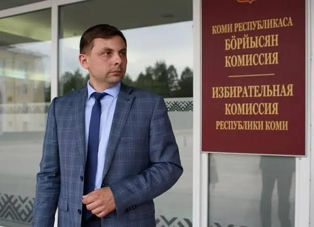 Олег Михайлов задержан в Москве по обвинению в оправдании терроризма; ему грозит до 7 лет. Он известен участием в протестах против мусорной свалки у станции Шиес.