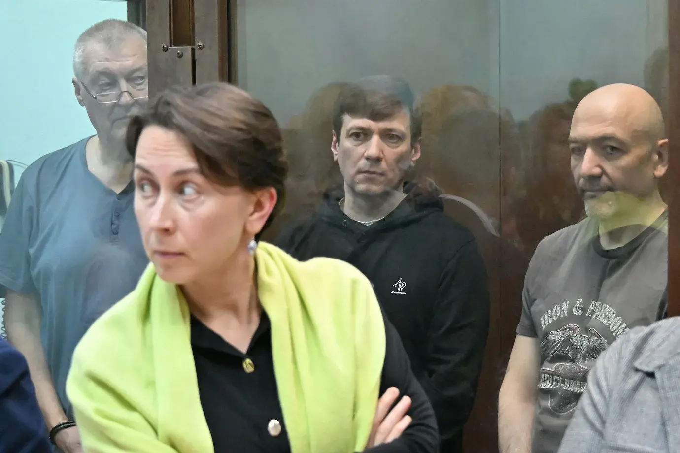 Суд вынес приговор по делу о хищении средств, выделенных на модернизацию системы транспортной безопасности; виновные получили тюремные сроки, активы конфискованы и принято решение о продаже двух ИТ-компаний, связанных с делом.