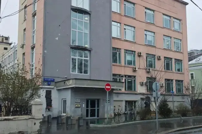 Редакция объявила о переезде из центра и закрытии музея памяти журналистки Анны Политковской на фоне давления властей и финансовых трудностей.